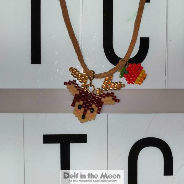 et un collier pour Alison (avec la pomme de Papa et le cerf de Maman)